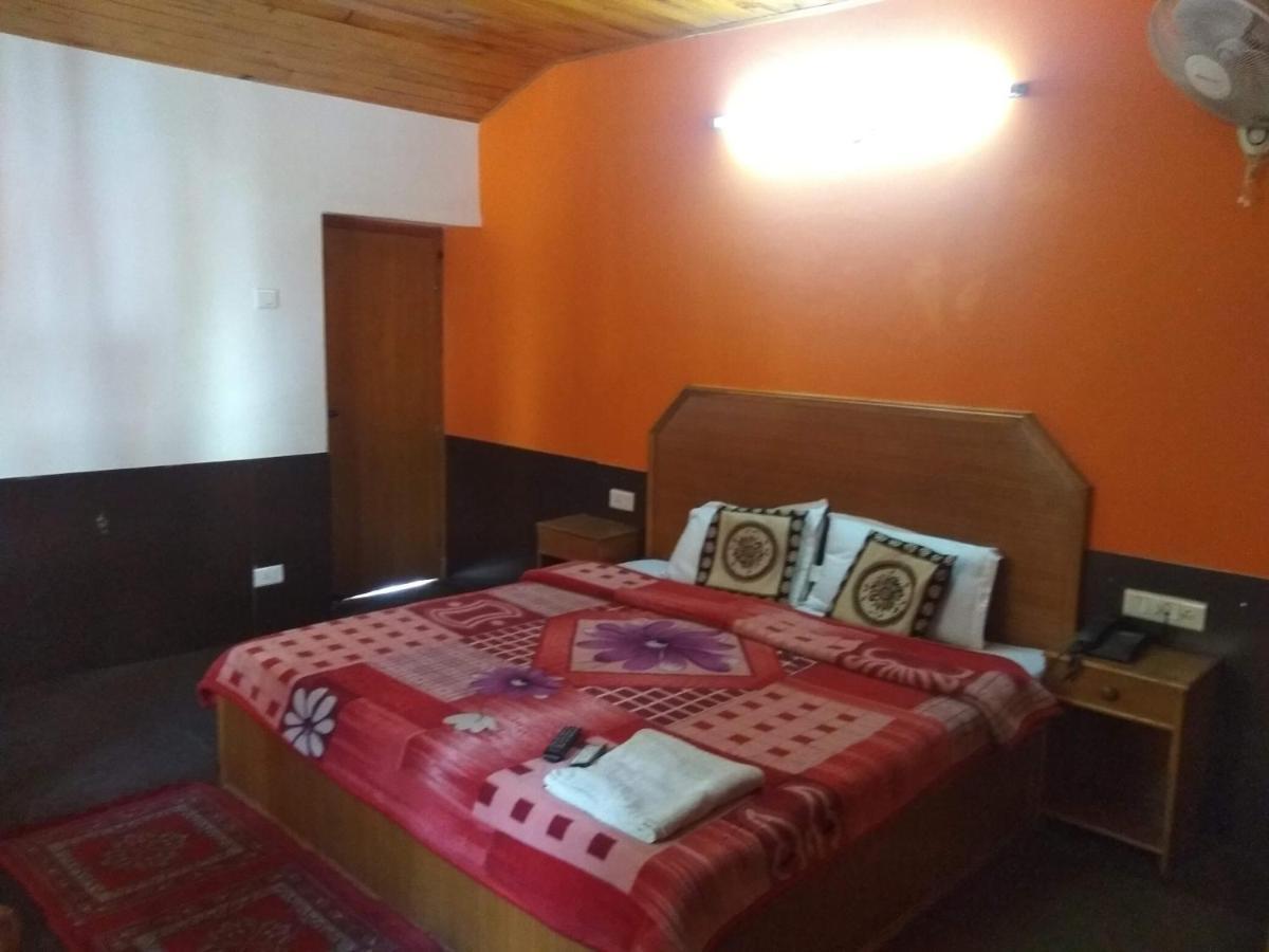 Hotel Hilltop Manali  Ngoại thất bức ảnh